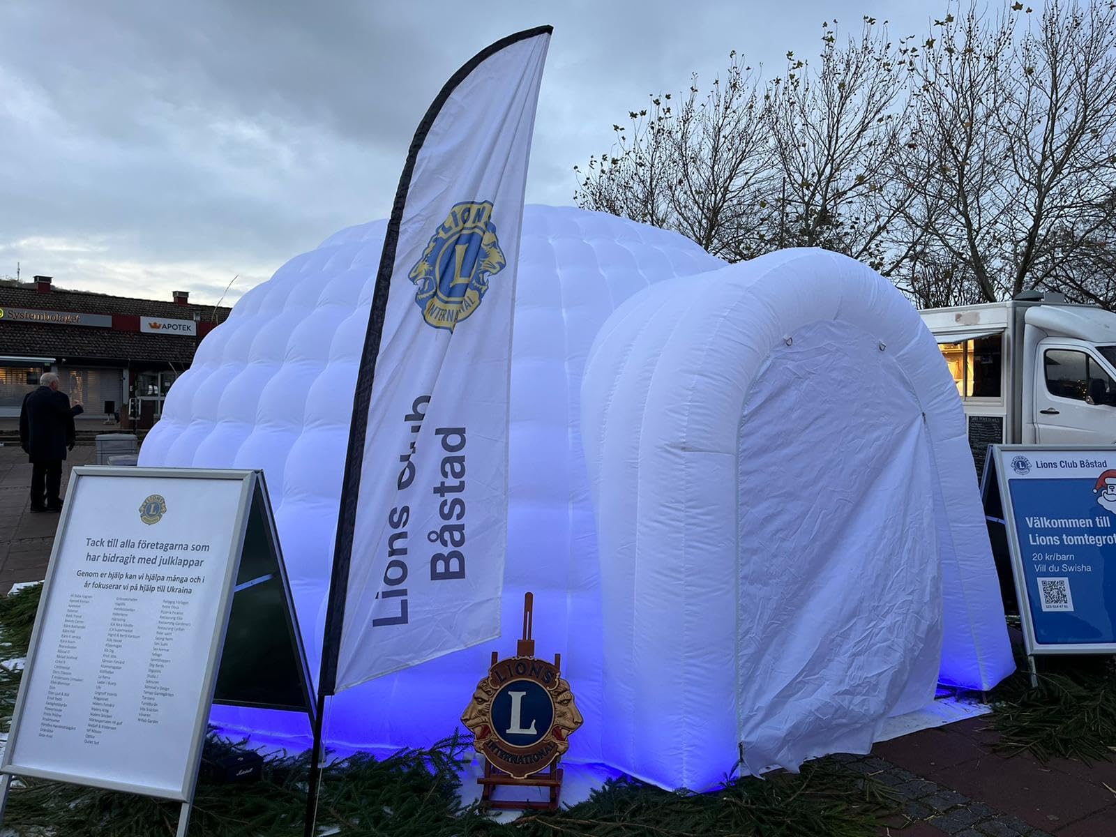 SAYOK Outdoor Portable Inflatable Igloo Dome Tent with Led Light for Party Wedding Event Camping