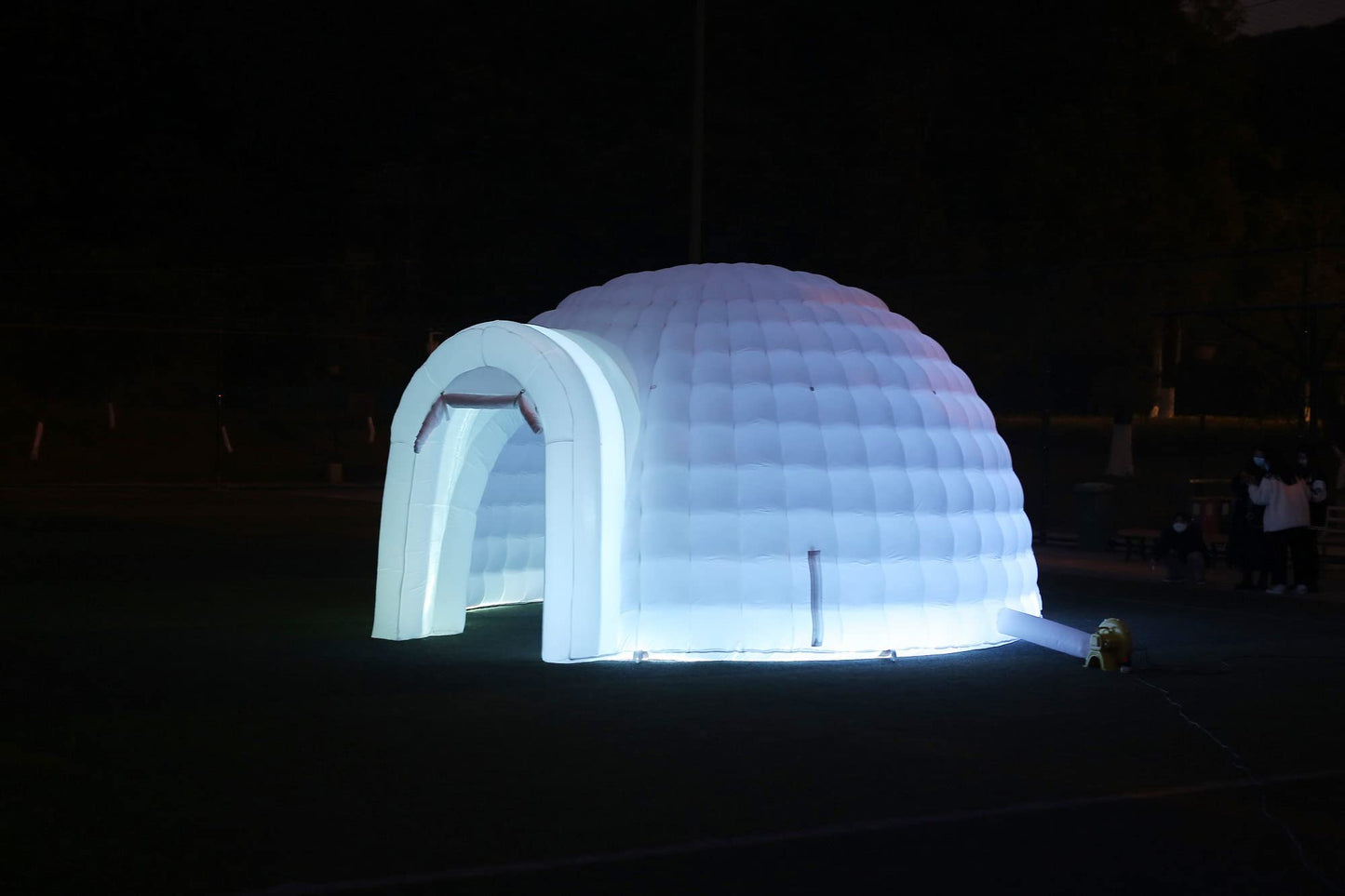 SAYOK Outdoor Portable Inflatable Igloo Dome Tent with Led Light for Party Wedding Event Camping
